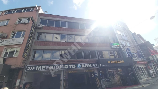 Office with no expenses and good maintenance, located right in the center of ÜSKÜDAR.