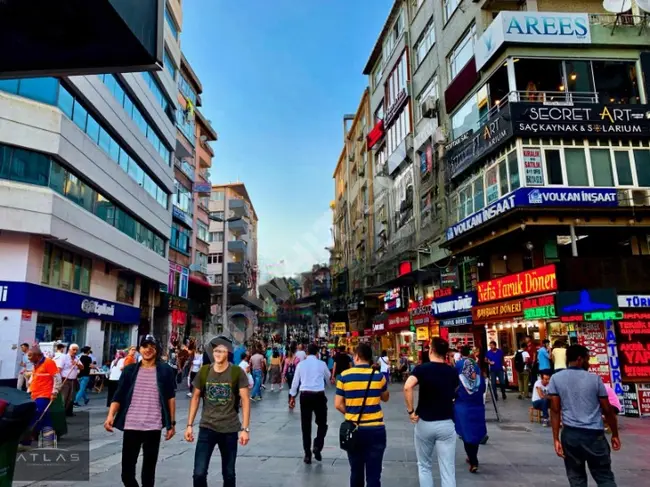 Atlas'tan, Şirinevler Meydanın Dibinde, 300M2, İmarlı Arsa!