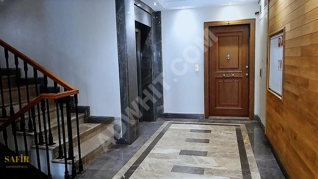 A 4+1 apartment with a net area of 196 square meters on the eighth floor in Bahçelievler Parkevler.
