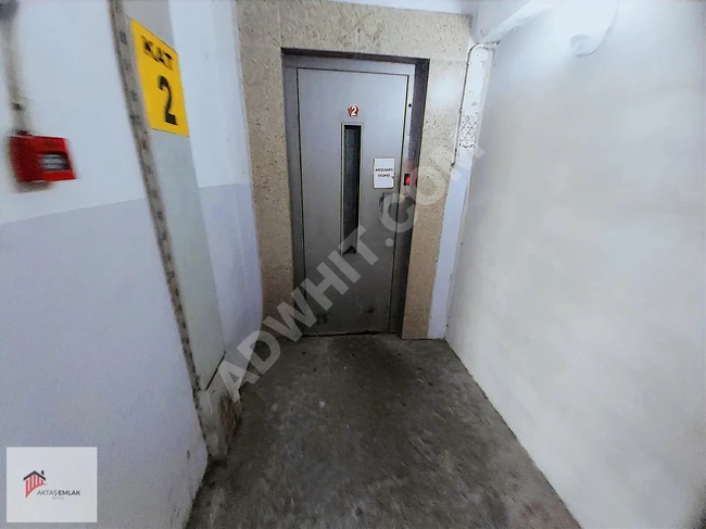 Office with no expenses and good maintenance, located right in the center of ÜSKÜDAR.