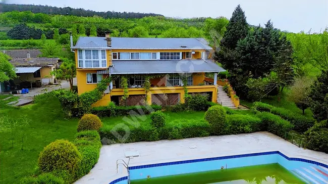 A wonderful farm in ÇATALCA featuring 3 villas, a stable, and private natural scenery.