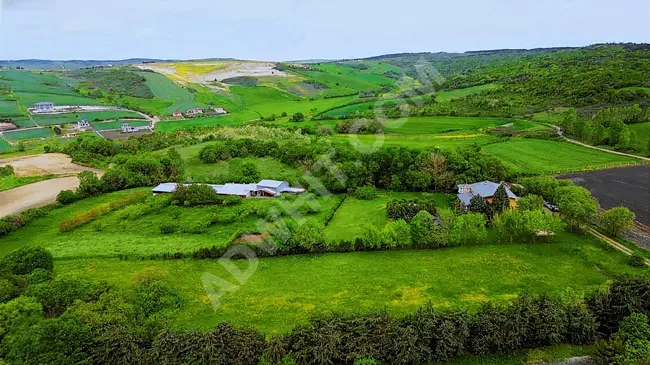 A wonderful farm in ÇATALCA featuring 3 villas, a stable, and private natural scenery.