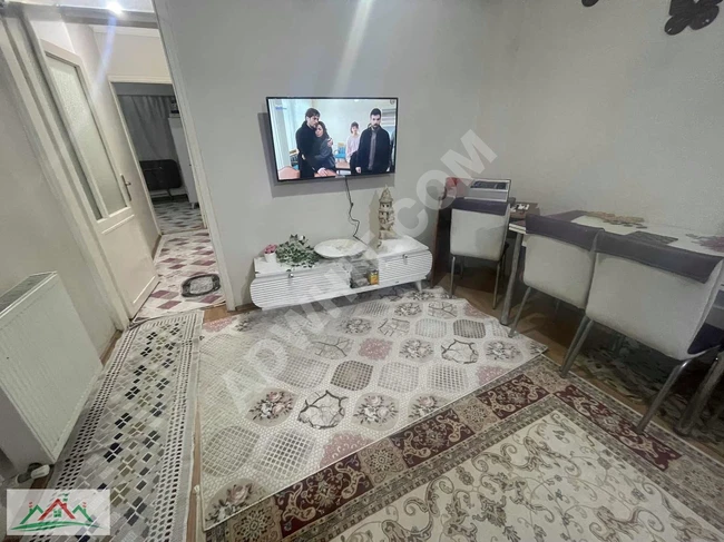 2+1 apartment, second floor, 85 square meters, well-maintained, has a tenant in Sümbül Efendi Hacıkadın