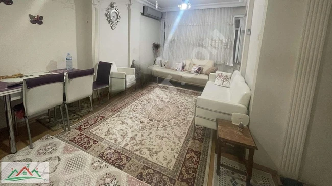 2+1 apartment, second floor, 85 square meters, well-maintained, has a tenant in Sümbül Efendi Hacıkadın