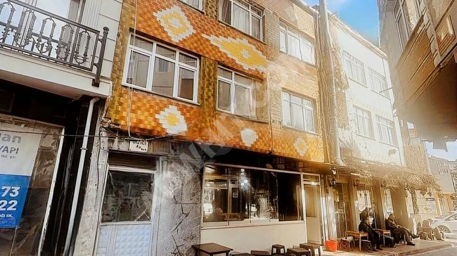 4+1 apartment, 150 square meters, suitable for a workplace, first floor, in the center of Kocamustafapaşa