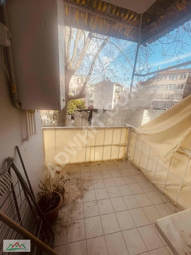 4+1 apartment, 150 square meters, suitable for a workplace, first floor, in the center of Kocamustafapaşa
