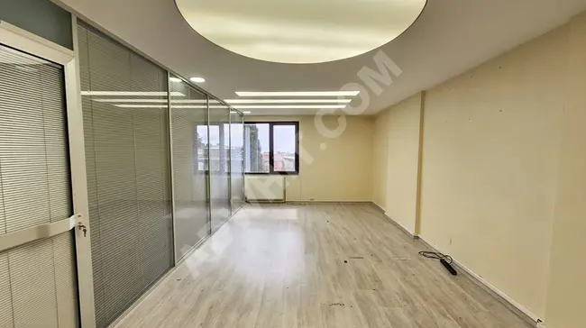 Office opportunity with an area of 150 square meters, 4+1, with a parking space next to Capitol Shopping Center in Altunizade.
