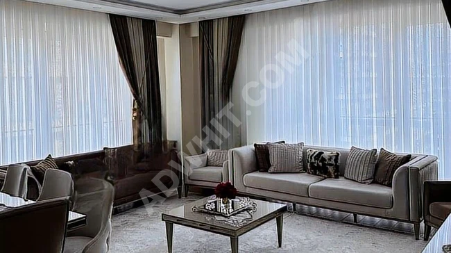 EVVEL İSTANBUL 4+1 KISA KATLI, PEYZAJ CEPHELİ, 3 CEPHELİ SATILIK