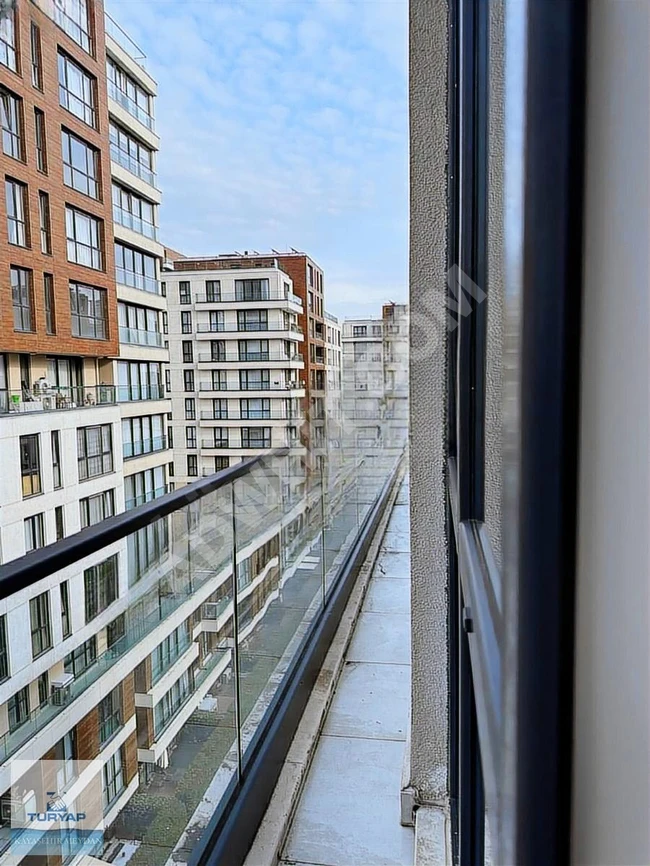 EVVEL İSTANBUL 4+1 KISA KATLI, PEYZAJ CEPHELİ, 3 CEPHELİ SATILIK