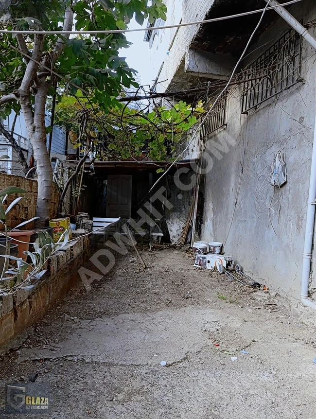 ÜSKÜDAR KÜÇÜKSU'DA 2 KATLI CADDE CEPHE SATILIK BİNA