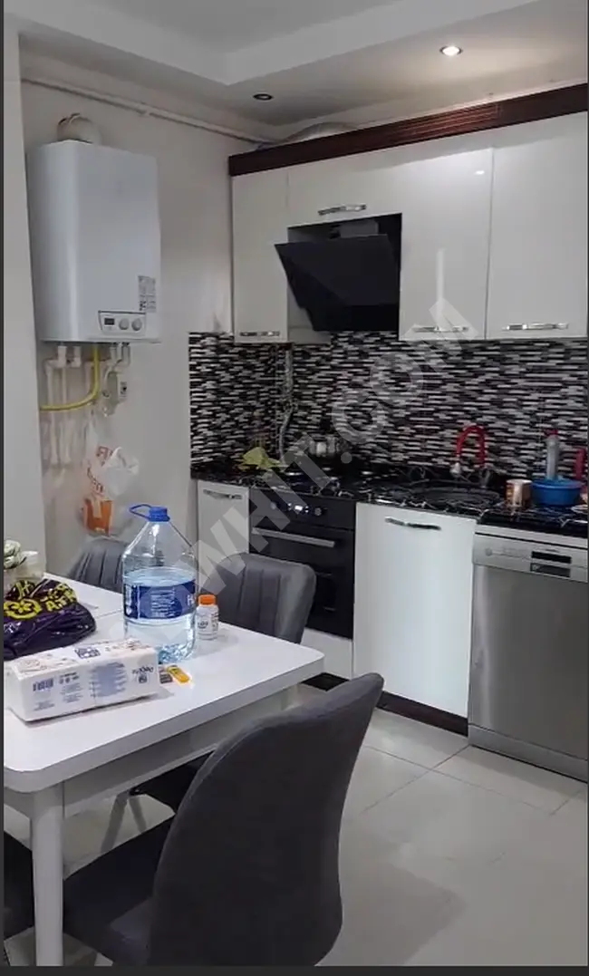 Room for rent in Beylikdüzü, only for a female student or employee.
