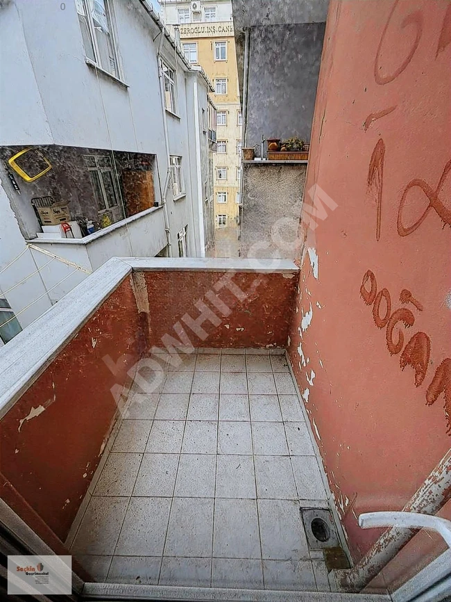 Spacious and bright 2+1 apartment in MALTEPE ZÜMRÜTEVLER