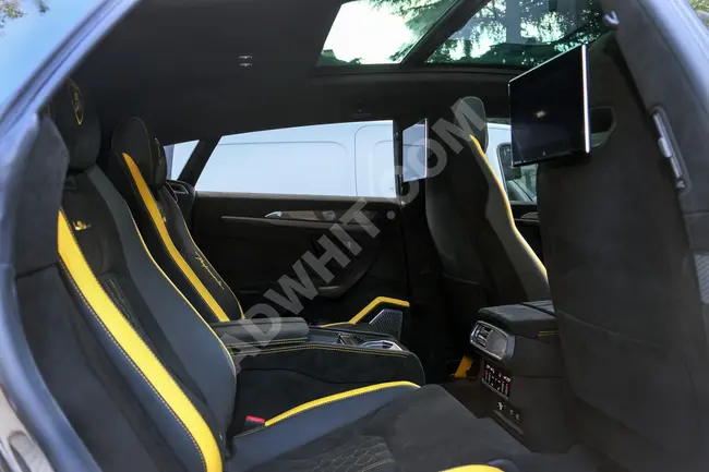 Lamborghini Urus 4.0 car - 666 horsepower - carbon fiber, massage, axle 23J, B&O sound system