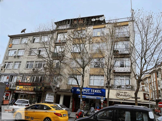 KADIKÖY HASANPAŞADA 2+1 GÜÜNEY CADDE ÜZERİ 100M2 4 KAT