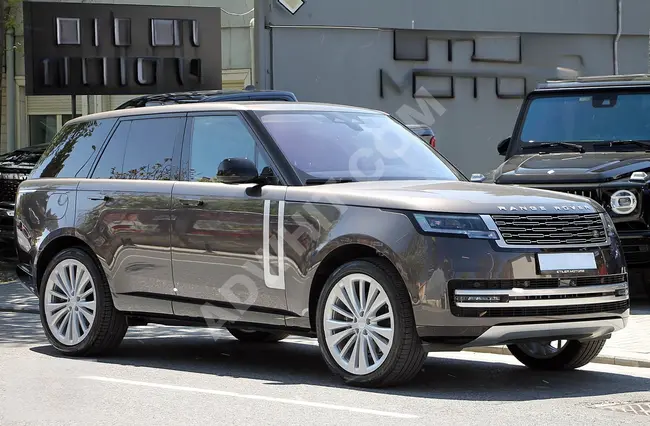 RANGE ROVER D350 First Edition car with multi-function massage and cooling feature.