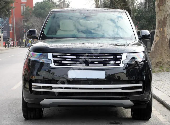 AUTOBIOGRAPHY D350 car with 23-inch rims, 1700 watt MERIDIAN, AKS