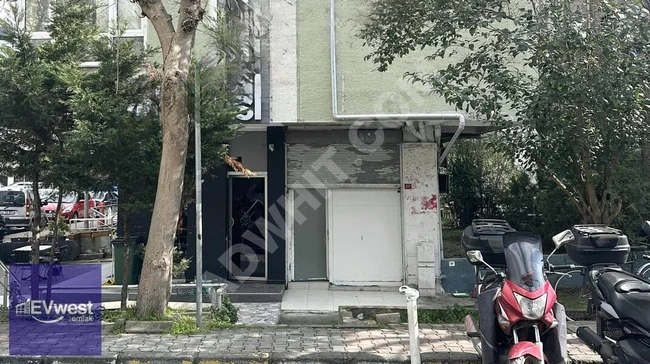 متجر مع مستأجرين جاهزين بالقرب من المترو