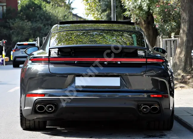 سيارة Porsche Panamera 4 PDK الشكل الجديد - شاشة ركاب، عادم رياضي، عرض المعلومات الأمامية (Head-up)