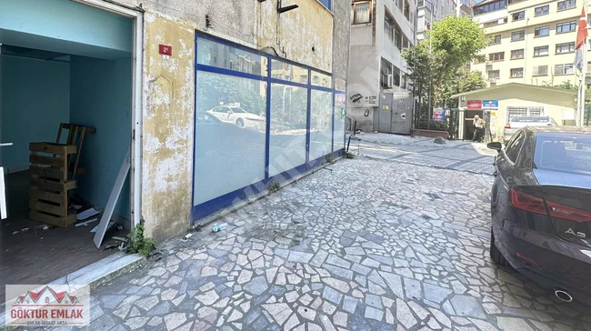 محل ومستودع بمساحة 550 متر مربع موازٍ لشارع GÜLBAĞ بمنطقة MECİDİYEKÖY