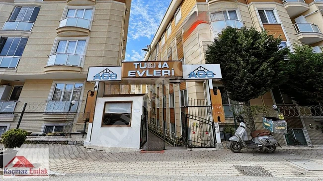 KAÇMAZ EMLAK ÇAĞRI KOÇ'tan SİTE İÇİNDE TERASLI UYGUN DAİRE
