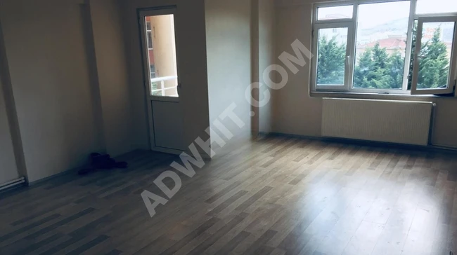 KAÇMAZ EMLAK TAN YENİŞEHİR MERKEZDE İÇİ YENİLENMİŞ 3+1 DAİRE