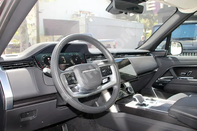 RANGE ROVER D350 First Edition car with multi-function massage and cooling feature.