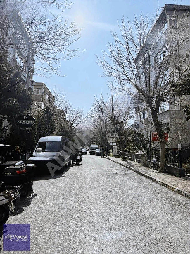 متجر مع مستأجرين جاهزين بالقرب من المترو