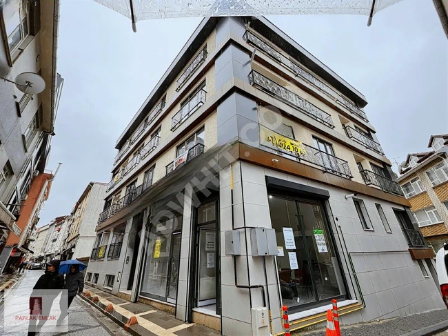 üsküdar merkezde ana cadde köşe her işe uygun dükkan