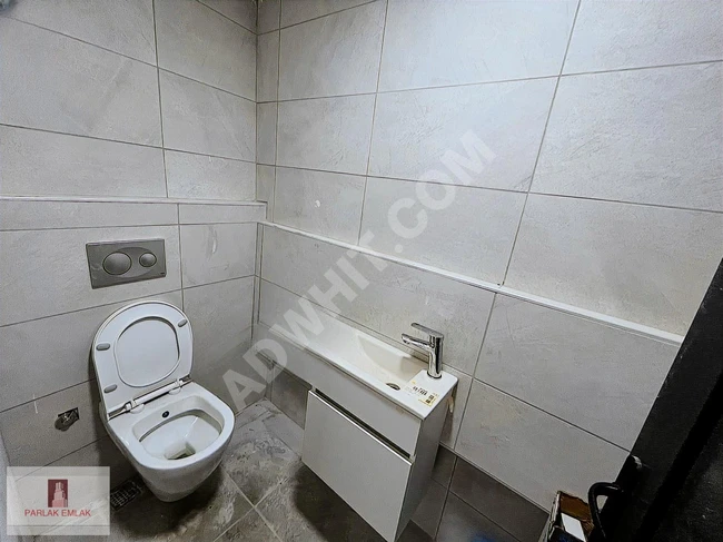 üsküdar merkezde ana cadde köşe her işe uygun dükkan