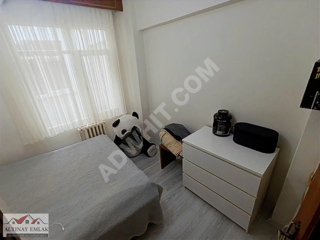 4. LEVENT EMNİYETEVLERİNDE METROYA 3DK ARA KAT 3+1 SATILIK DAİRE