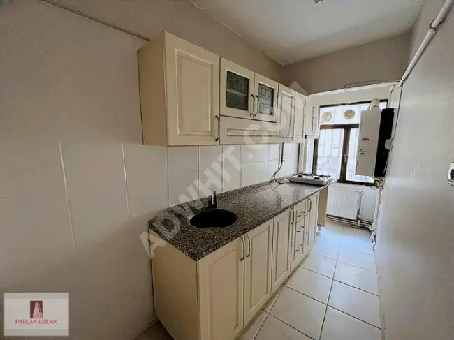 PARLAK'tan NEW ÇARŞIYA 2-3DK YÜRÜME MESAFESİNDE İÇİ TEMİZ DAİRE*