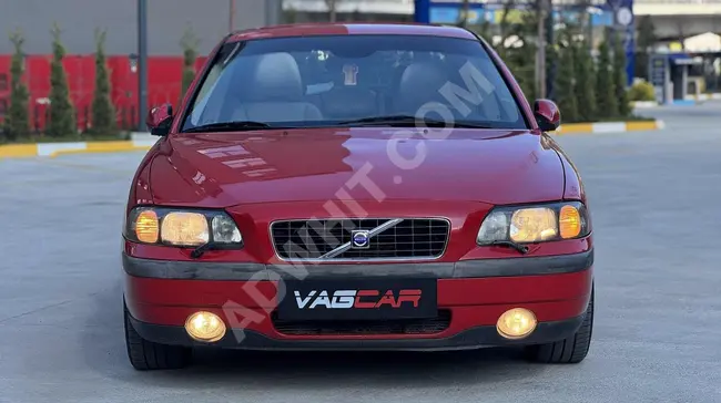 سيارة VOLVO-S60-2.4 - فتحة سقف - تدفئة - داخلي جلد بيج - بدون طلاء