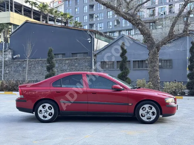 سيارة VOLVO-S60-2.4 - فتحة سقف - تدفئة - داخلي جلد بيج - بدون طلاء