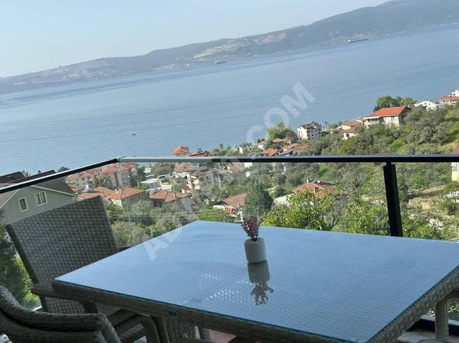 Marmara Denizi'ne tam manzaralı satılık villa