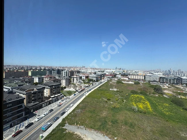Beylikdüzü Kavaklı'da, Marmara Evleri 4 sitesinde satılık daire.