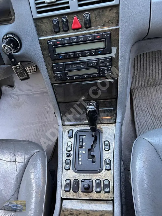 سيارة Mercedes - Benz 98 E 200 - غاز طبيعي E1 باقة