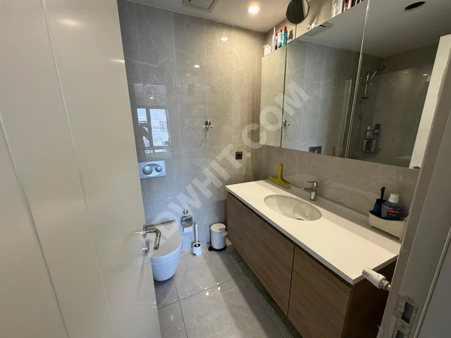Beylikdüzü Kavaklı'da, Marmara Evleri 4 sitesinde satılık daire.