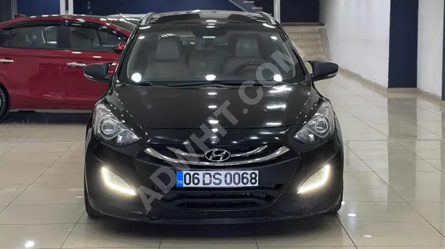 HYUNDAI car 1.6 ELITE model 2013, no modifications and no registered accidents.