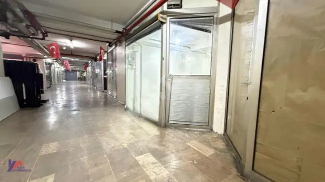 مستودع ومتجر للإيجار من İLKA في مركز التجارة PERPA