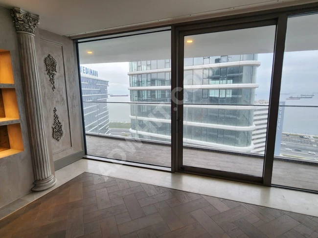 For urgent sale: apartment with sea view in Istanbul, Zeytinburnu area.