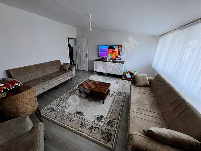 Opportunity: A spacious 3+1 apartment on the upper floor with a terrace in BAĞCILAR YILDIZTEPE.