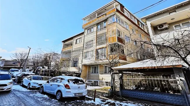 BEYLİKDÜZÜ YAKUPLU '' 2+1,BAHÇE KATI,EŞYALI '' BAHÇE KULLANIMLI