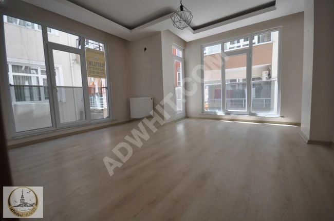 2+1 apartment, middle floor in an 8-year-old building, 5 minutes from the metro in Bahçelievler B.Sitesi.
