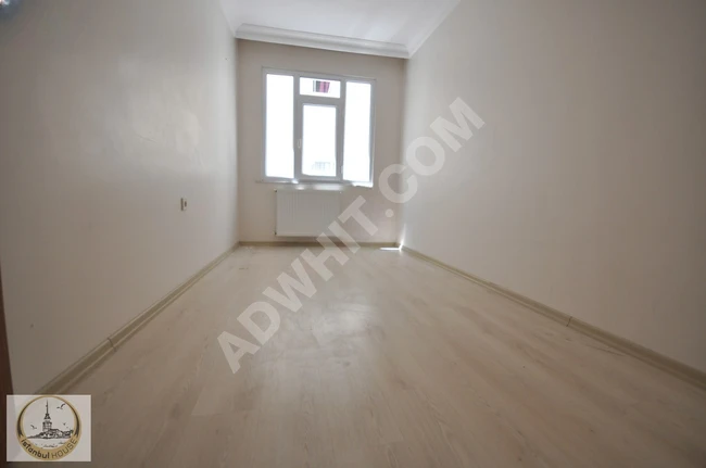 2+1 apartment, middle floor in an 8-year-old building, 5 minutes from the metro in Bahçelievler B.Sitesi.