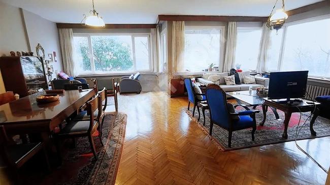 Apartment for sale in a central location, 3+1, spacious, with an area of 170 square meters in 1LEVENT
