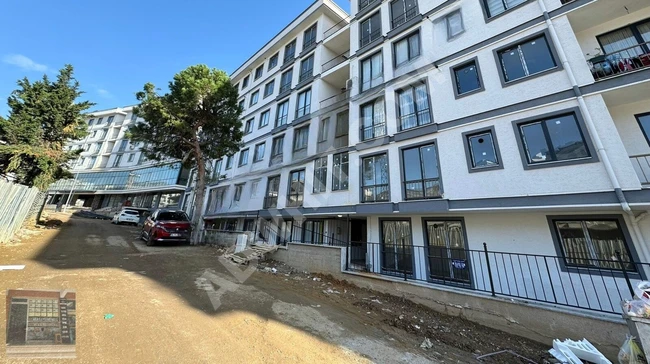 YENİ BİNADA AMERİKAN MUTFAKLI SİTE İÇERİSİNDE 2+1 DAİRE