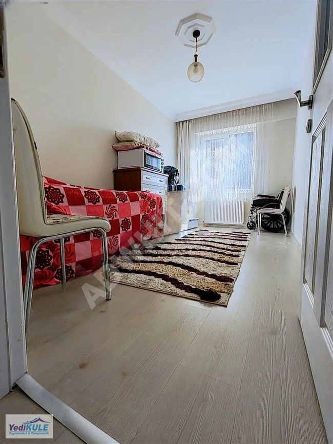2+1 apartment with an area of 100 square meters on the third floor with a parking space opposite İFM in Armağanevler.