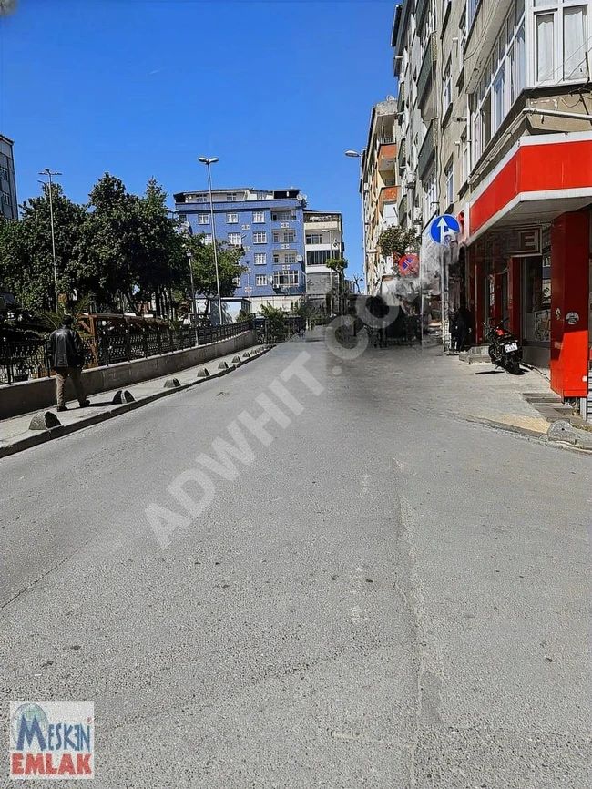 مبنى للبيع بمساحة 95 متر مربع بالقرب من شارع TURGUTREİS