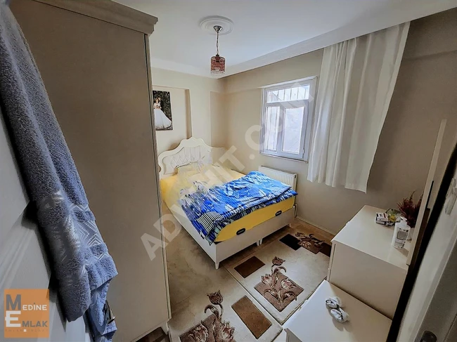 BAĞCILAR YENİGÜNDE 2+1 27 YILLIK BİNADA 90M KELEPİR 4.KAT DAİRE