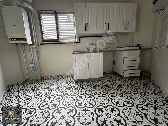 ATAŞEHİR'DE ACIBADEM ÜNİV. YANI KAT MÜLKİYETLİ 2+1 SATILIK